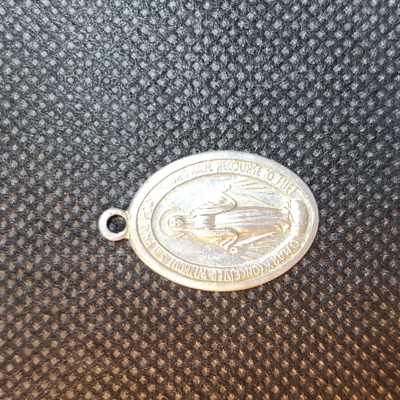 Vintage Mary pendant - Picture 3 of 5